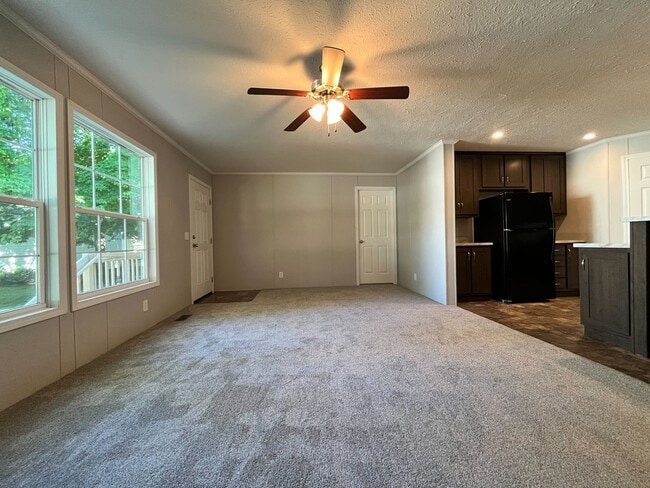 Building Photo - 1607 Delaware Dr