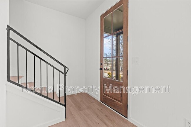 Building Photo - 105 Carroll Cir