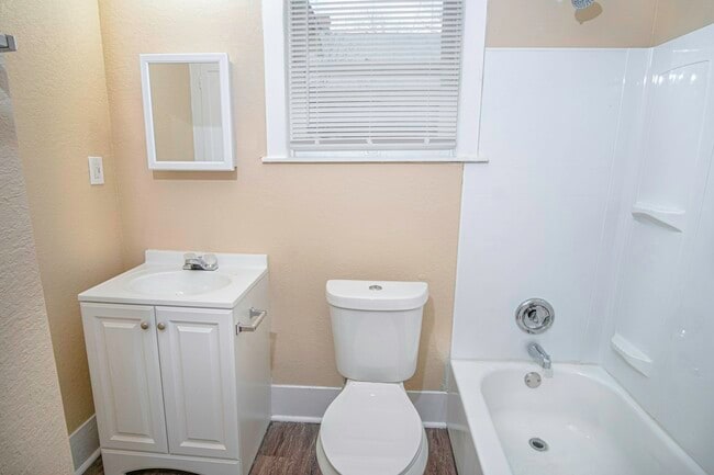 Building Photo - 1101 Gibbs St