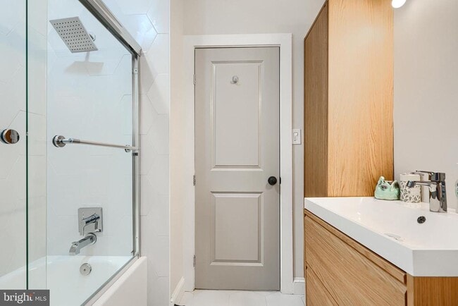 Building Photo - 2630 E Baltimore St