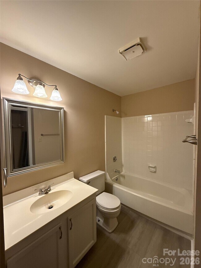 Building Photo - 2800 Heathstead Place