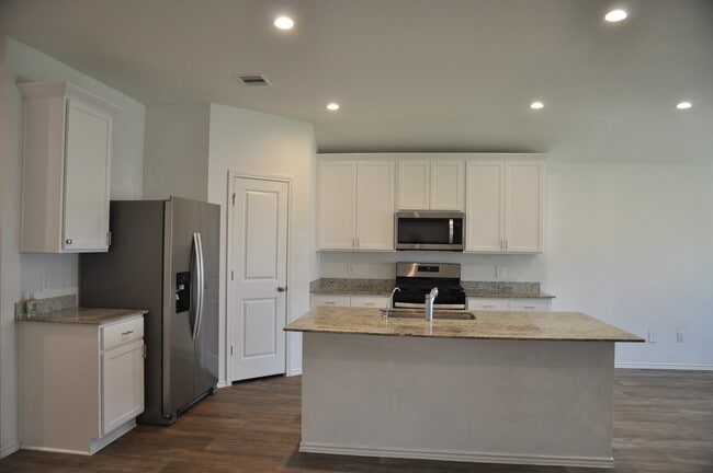 Building Photo - 31303 Yatesbury Ln