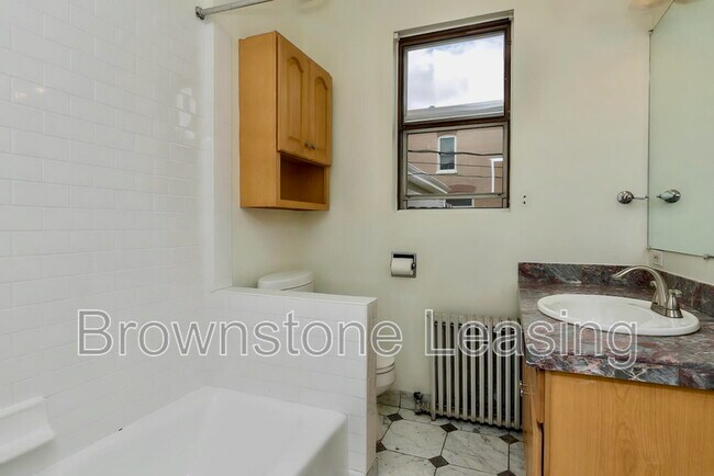 Building Photo - 869 N Ogden St