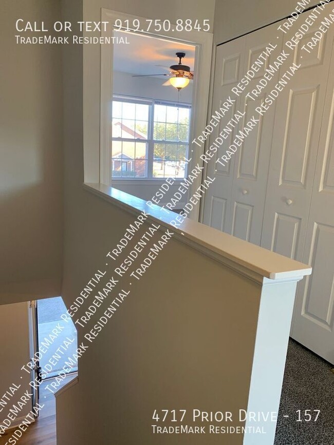 Building Photo - 2 Bedroom 1.5 Bath Townhome in Pleasant Gr...