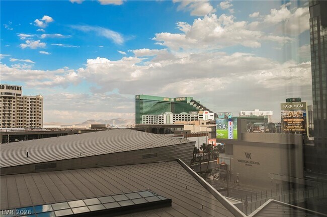 Building Photo - 3722 S Las Vegas Blvd