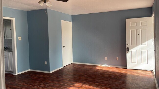 Building Photo - Beautiful house, perfect for you!!!