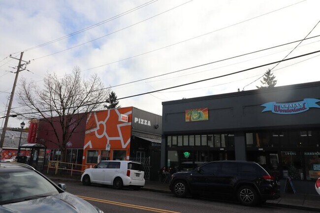 Building Photo - 5027 NE 19th Ave