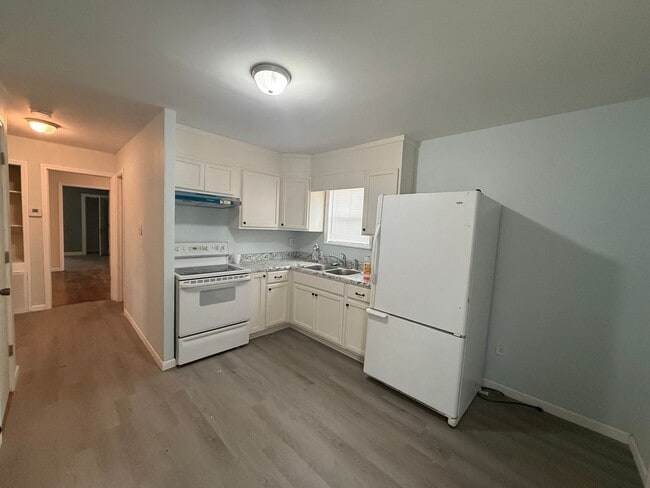 Building Photo - 709 Denby St SW