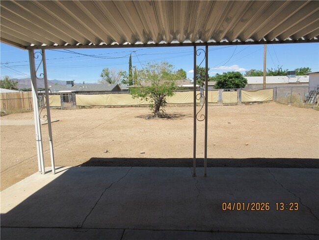 Building Photo - 2821 Karen Ave