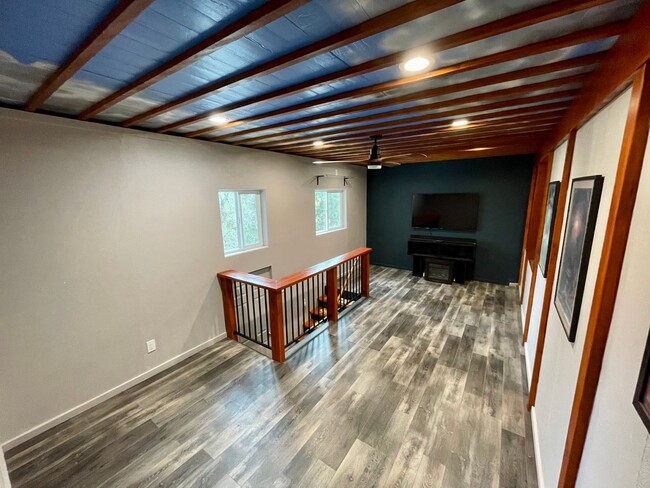 Building Photo - Charming Alta Sierra Home