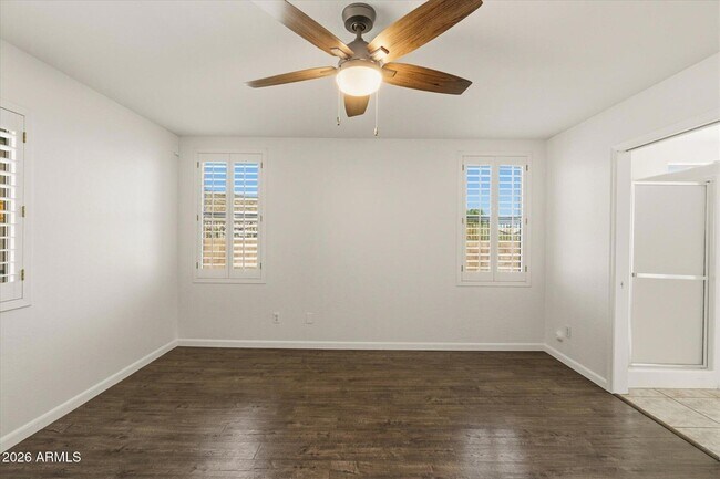 Building Photo - 2212 E Vista Bonita Dr