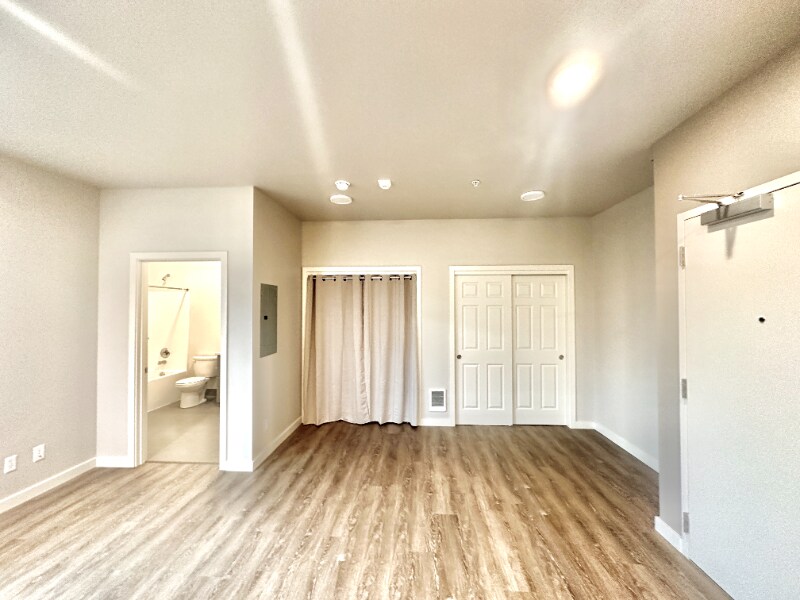 Building Photo - 2330 Yakima Ct