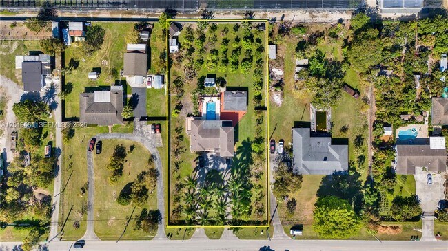 Building Photo - 26500 SW 167th Ave