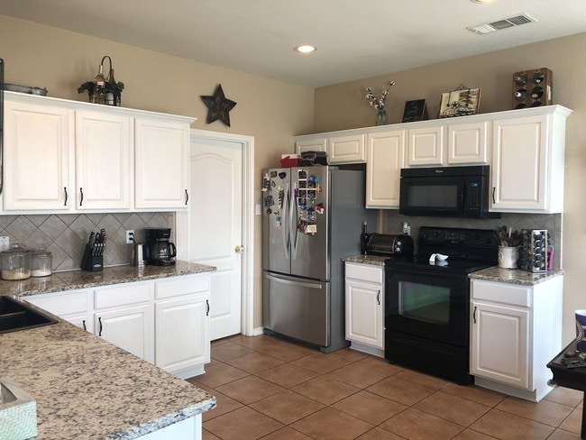 Building Photo - 25502 Echo Springs