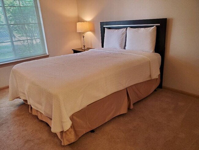 Building Photo - 305 Nautilus Dr