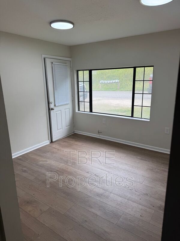 Building Photo - 6785 Mud River Rd