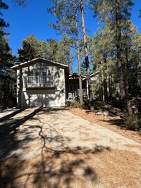 Building Photo - Gorgeous University Heights Rental