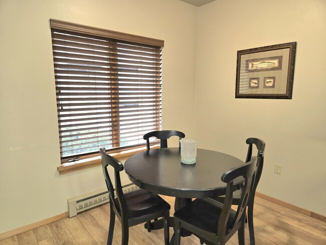 Building Photo - Fully furnished 2+ bed/2.5 bath on Flathead Lake (Available September thru May)