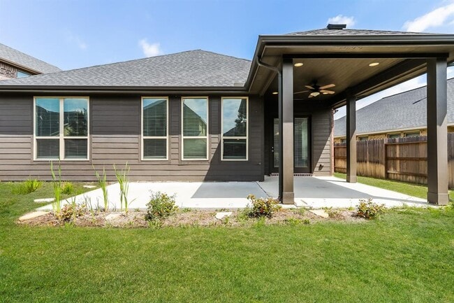 Building Photo - 10062 Black Maple Dr