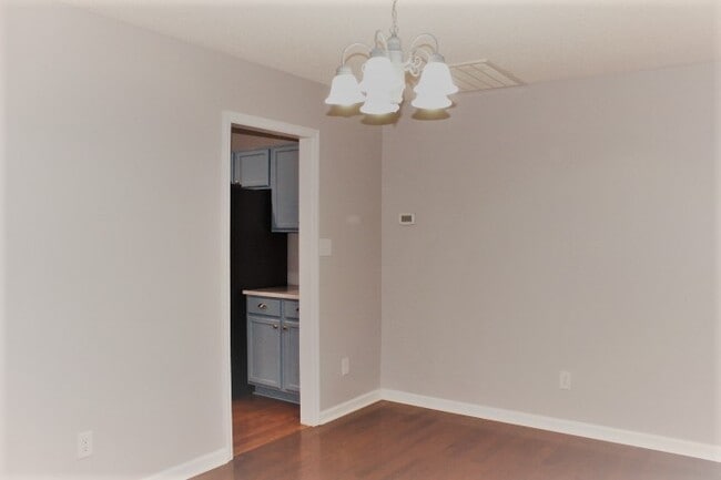 Building Photo - Staff Favorite.