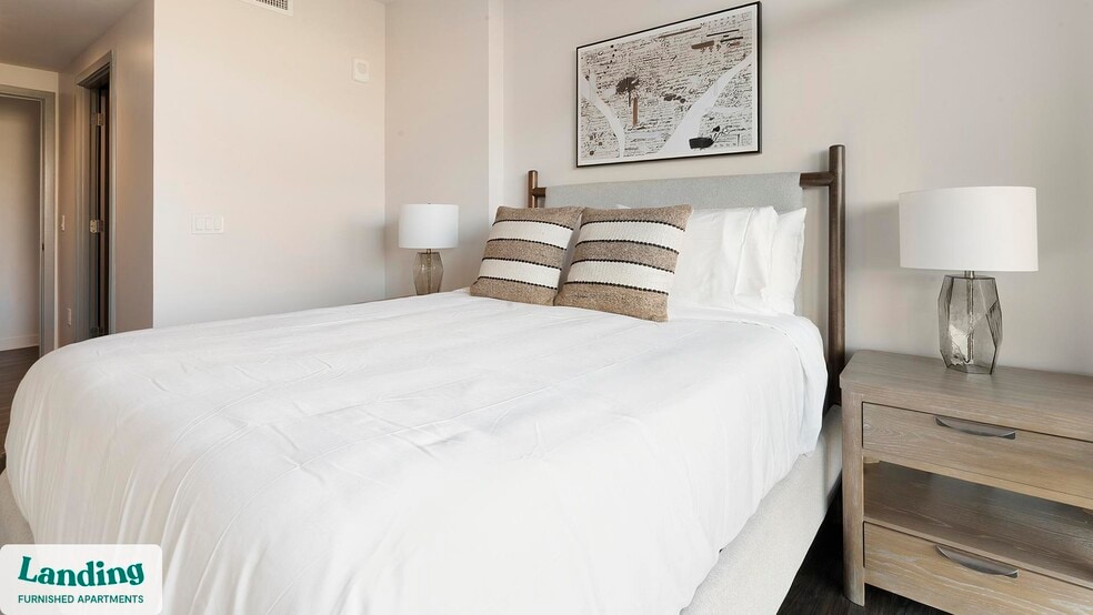 Building Photo - 350 Maple Dr SW