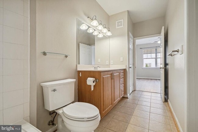 Building Photo - 12949 Centre Park Cir