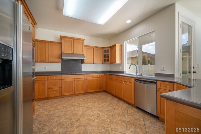 Building Photo - 4 Bed 3 Bath in Ocean Pointe