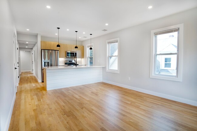 Building Photo - All New. In-Unit Washer and Dryer, Central...