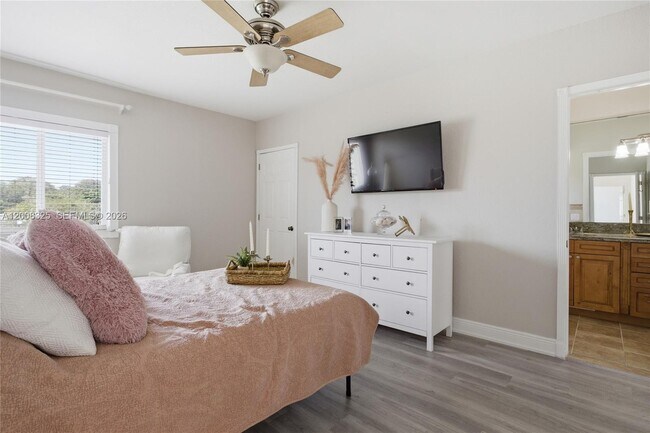 Building Photo - 20401 SW 48th Pl