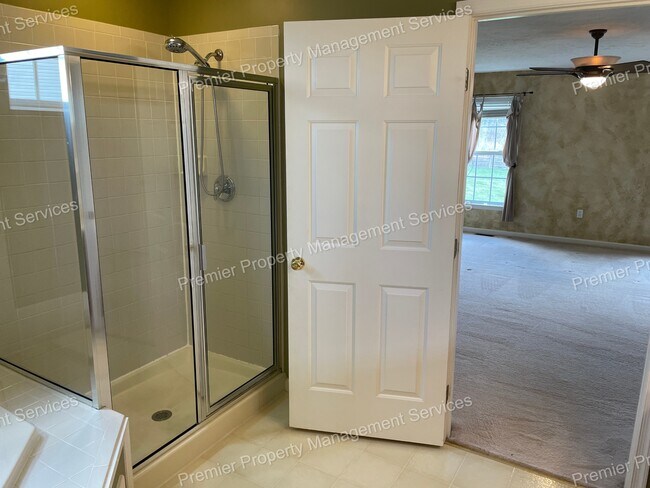 Building Photo - 709 Williamsburg Ct