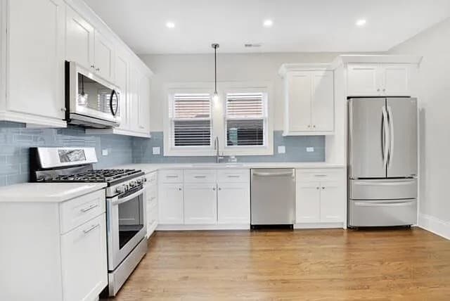 Building Photo - 6113 N Karlov Ave