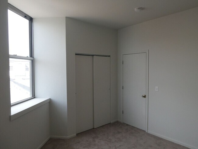 Building Photo - 15 S. Tenth Street