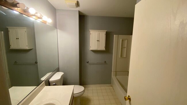 Building Photo - 437 Valley Forge Ct