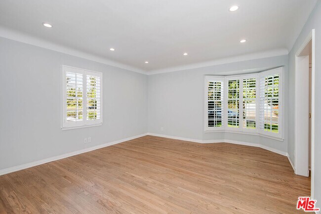 Building Photo - 4649 Sancola Ave