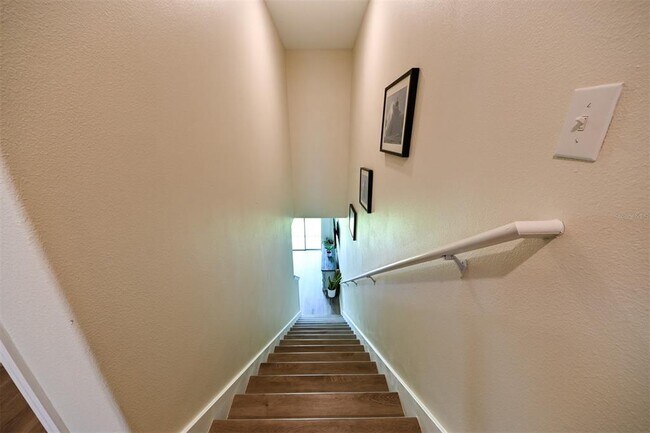 Building Photo - 736 Royal Empress Dr