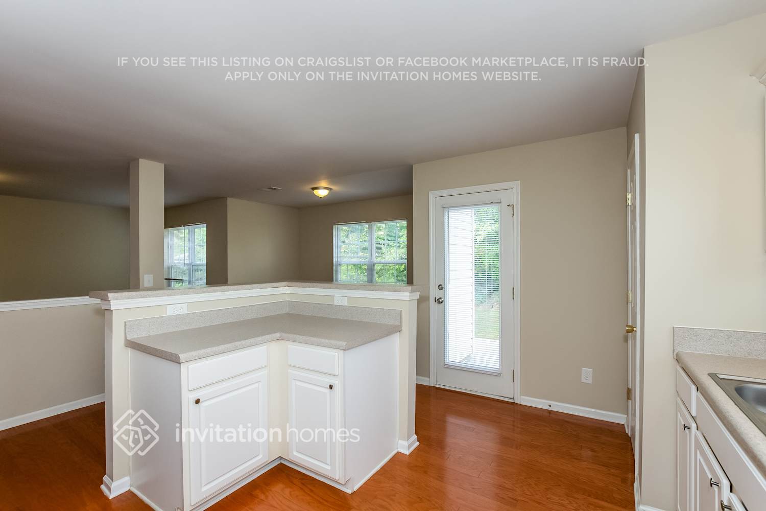 Building Photo - 7107 Fox Point Dr