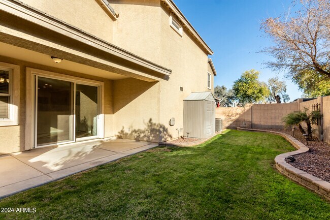 Building Photo - 2343 E Sunland Ave