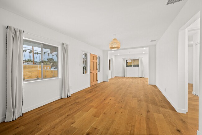 Building Photo - 3448 Casitas Ave