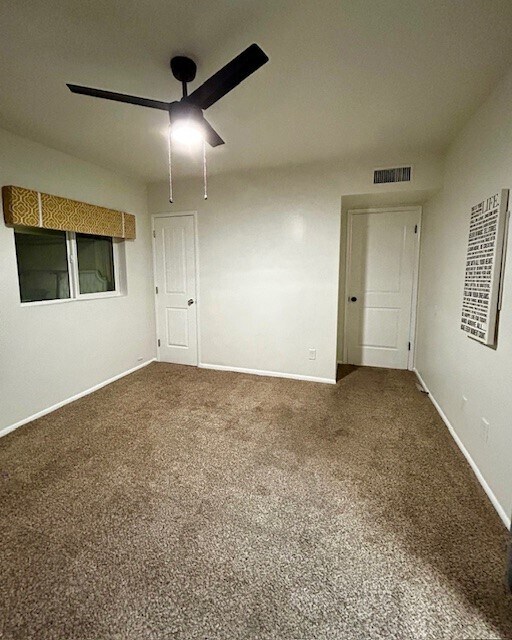 Building Photo - 2619 E Windsor Ave