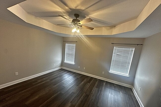 Building Photo - Traditional Neighborhood Living with Luxury