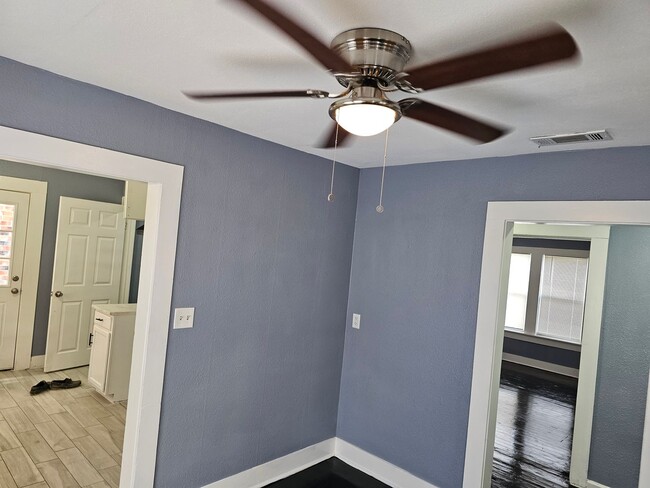 Building Photo - 2 bedroom house for rent in Downtown Killeen