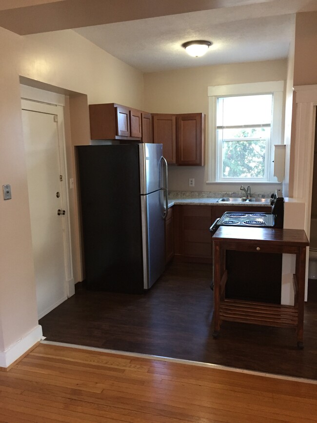 Brand new SS appliances, wooden cabinets, and High Efficiency windows - 4501 Walter Ave