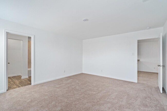 Building Photo - 3886 Trail de Paris