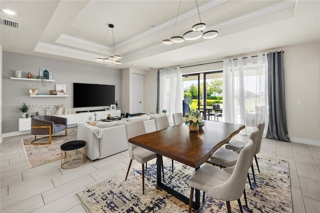 Building Photo - 4549 Pinehurst Trl W