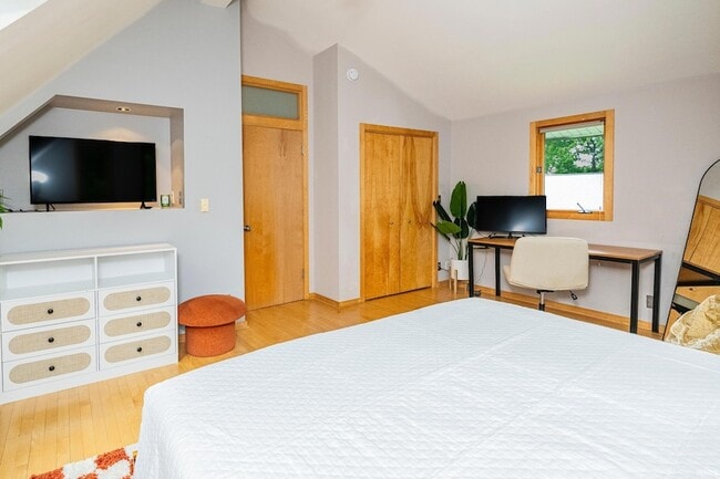 Building Photo - 612 N Kerry Dr