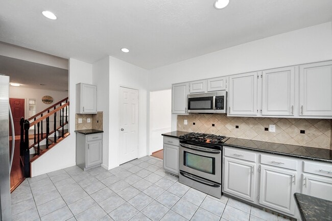 Building Photo - 2204 Gemini St