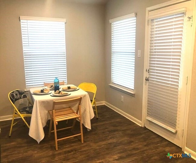 Building Photo - 448 Mallow Dr