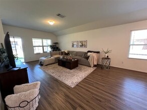 Building Photo - 1224 Matt Ln