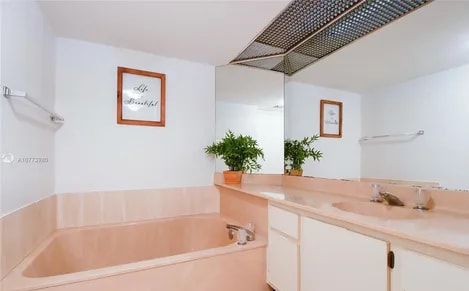 Building Photo - 1717 N Bayshore Dr