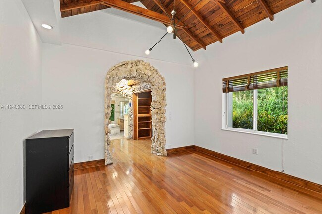 Building Photo - 7975 Sunset Dr